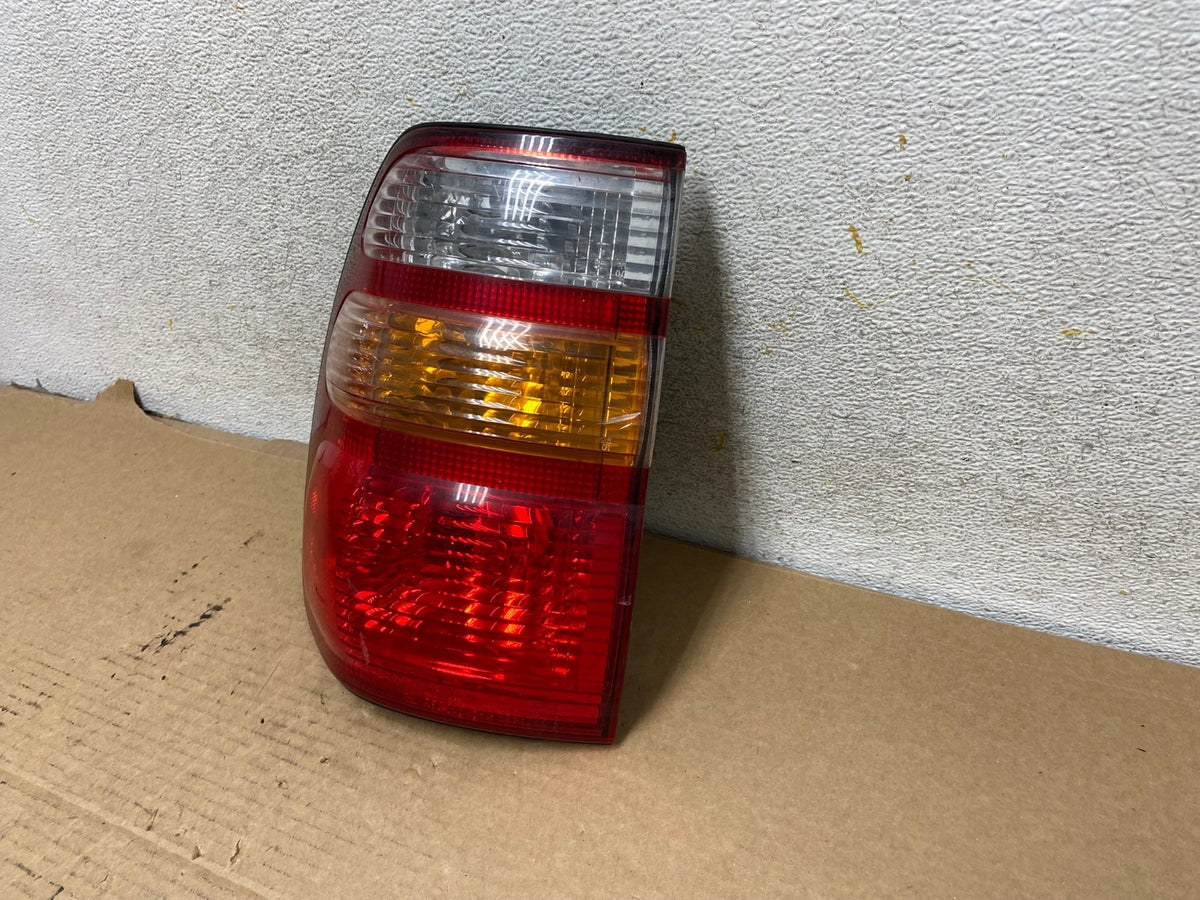 1998 to 2002 Toyota Land Cruiser Left Driver LH Side Tail Light AH7835 LK2