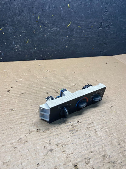 2001 - 2007 GMC Chevrolet Express 1500 Climate Control A/C S3058 DG1