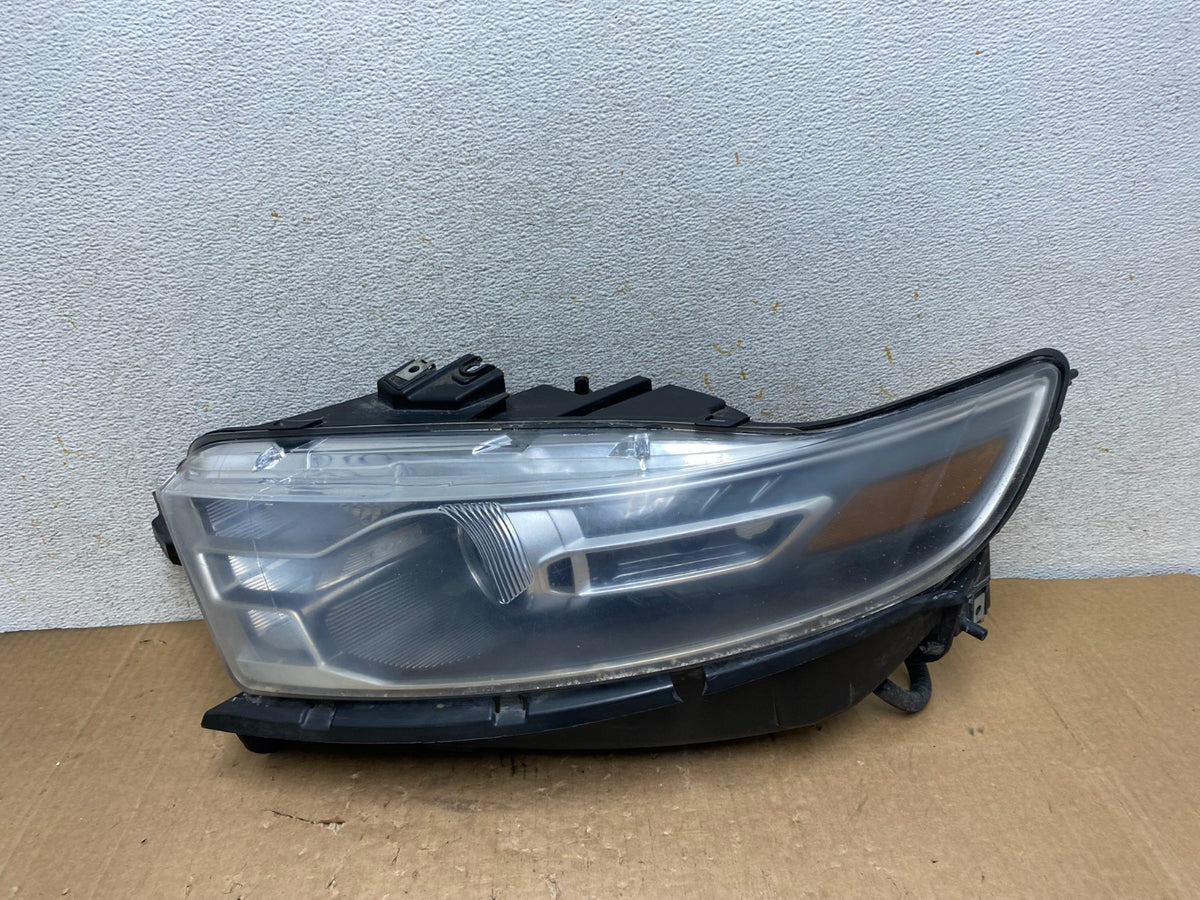 2013 to 2019 Ford Taurus Left Driver LH Side Headlight Halogen AI8949 DW0