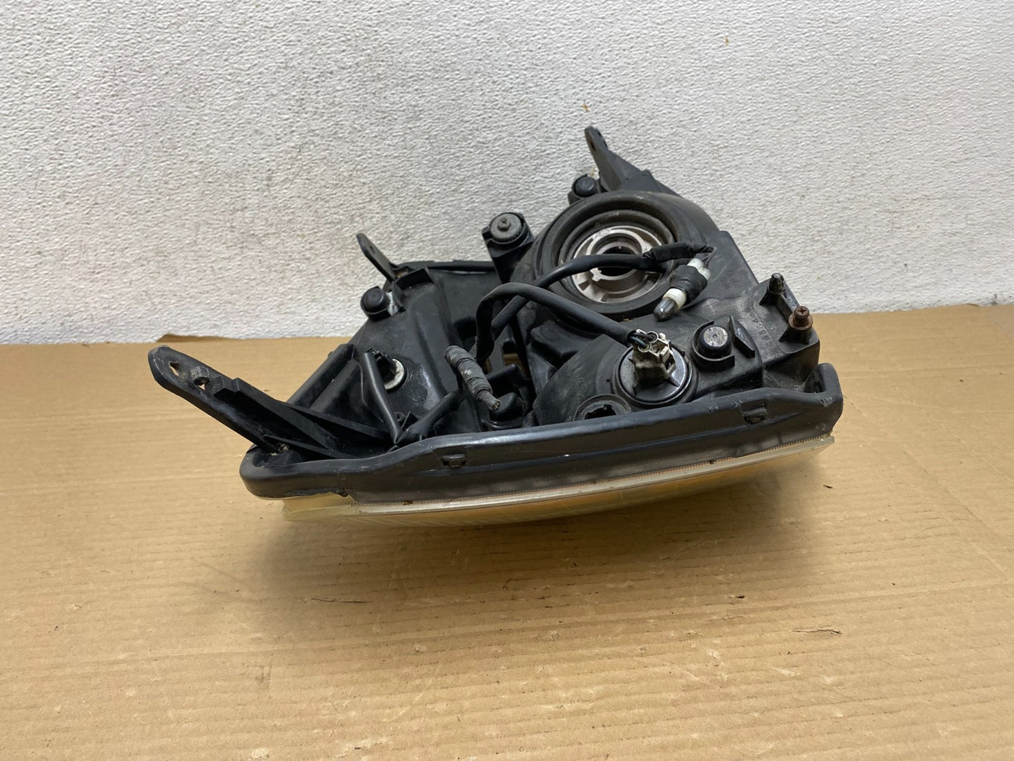 2005 to 2009 Chevrolet Equinox Left Driver LH Halogen Headlight AG8924 DW6