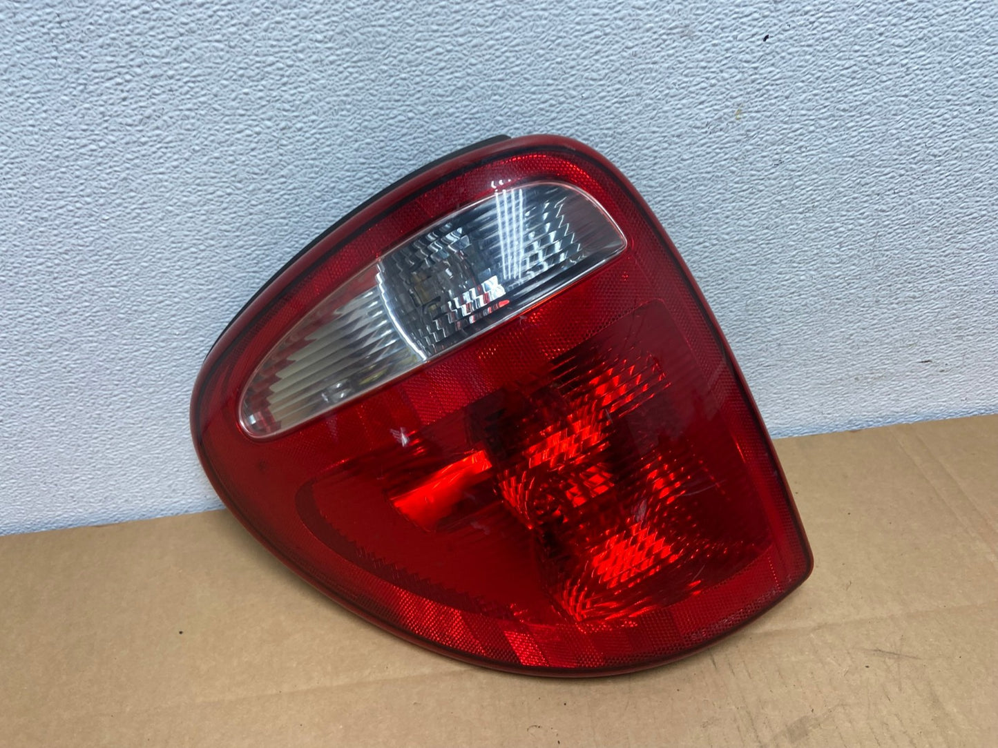 2001 to 2003 Dodge Grand Caravan Left Driver Lh Tail Light AC7480 LK0