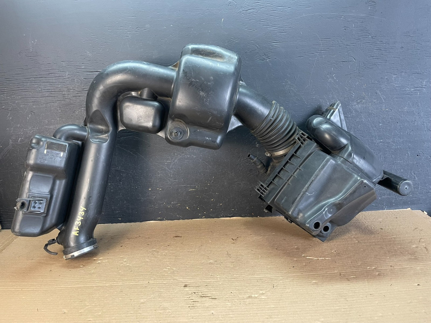 2011 - 2013 Dodge Durango 3.6L Resonator Air Intake Tube AF3434 DW5