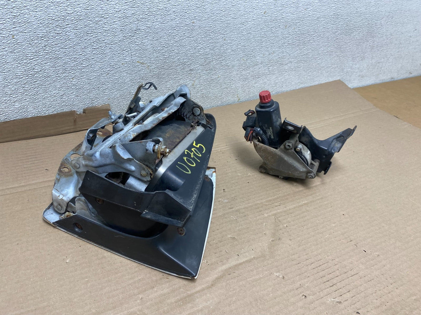 1990 1991 Mitsubishi Eclipse Right Passenger RH Headlight U0705 DG10