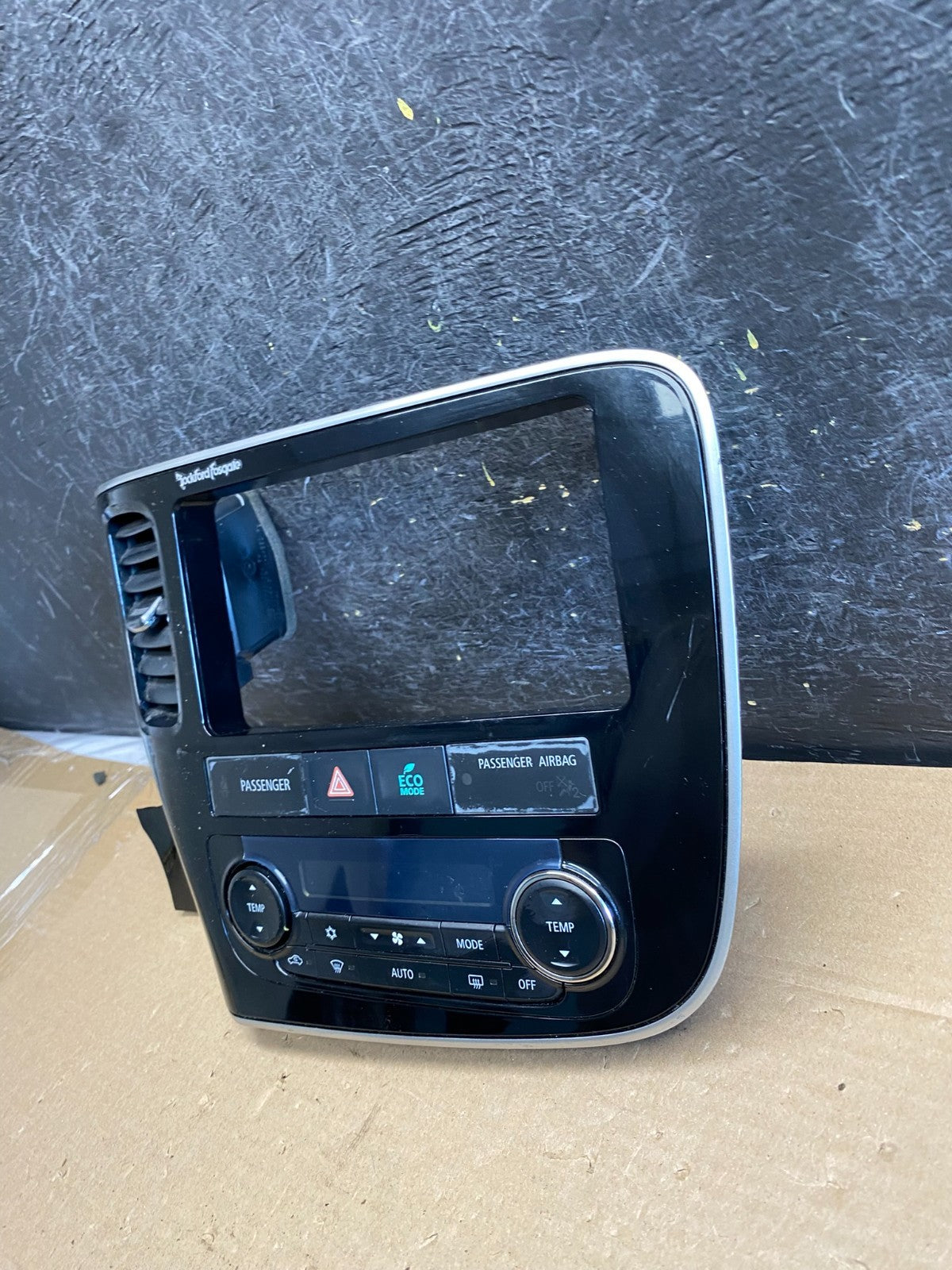 2014-2019 Mitsubishi Outlander Radio A/C Heater Climate Control Bezel AG5291 DG3