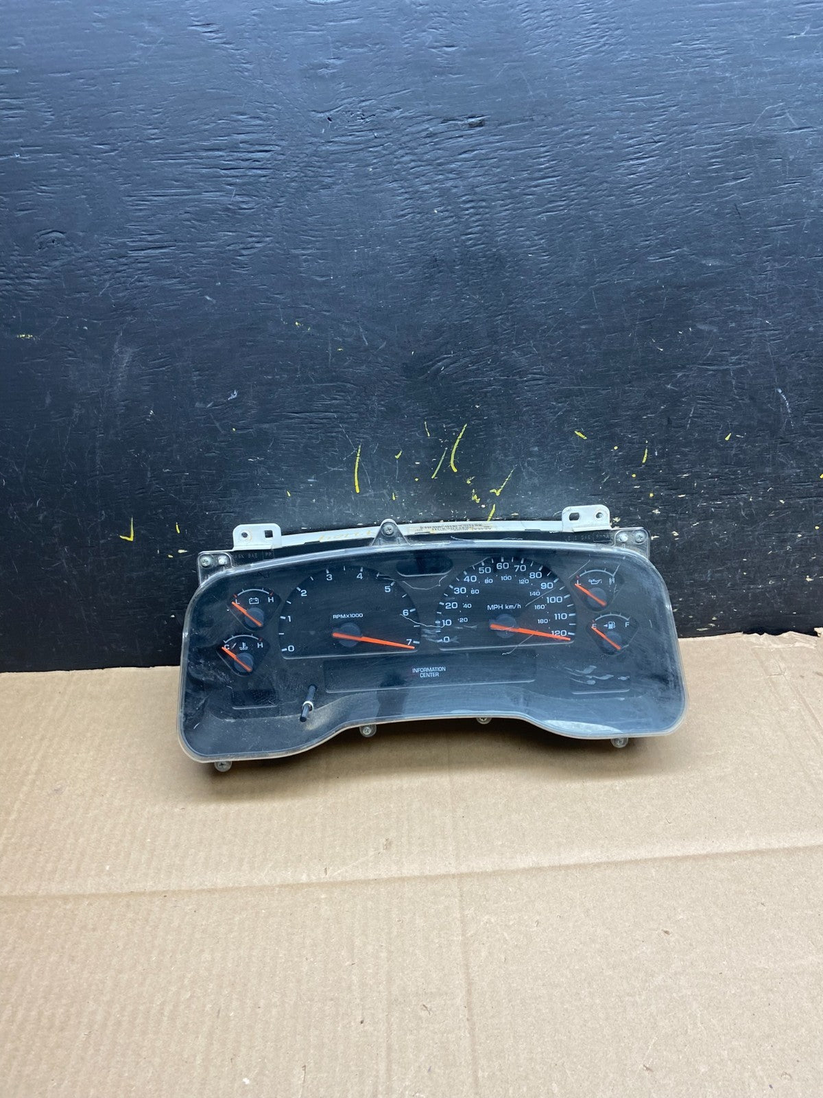 2003 Dodge Durango 4.7L Speedometer Instrument Cluster Gauge OEM Y2104 DG0
