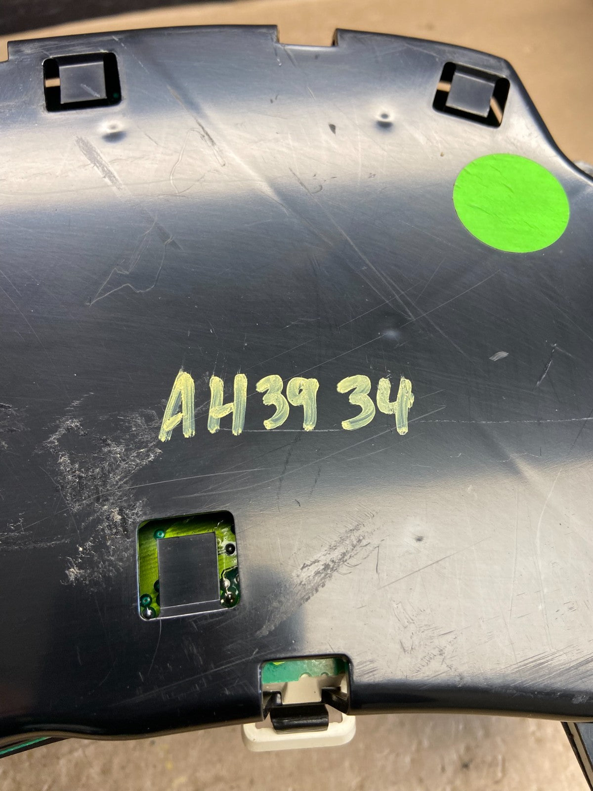 2002 - 2005 GMC Envoy Speedometer Cluster Gauge AH3934 DG7