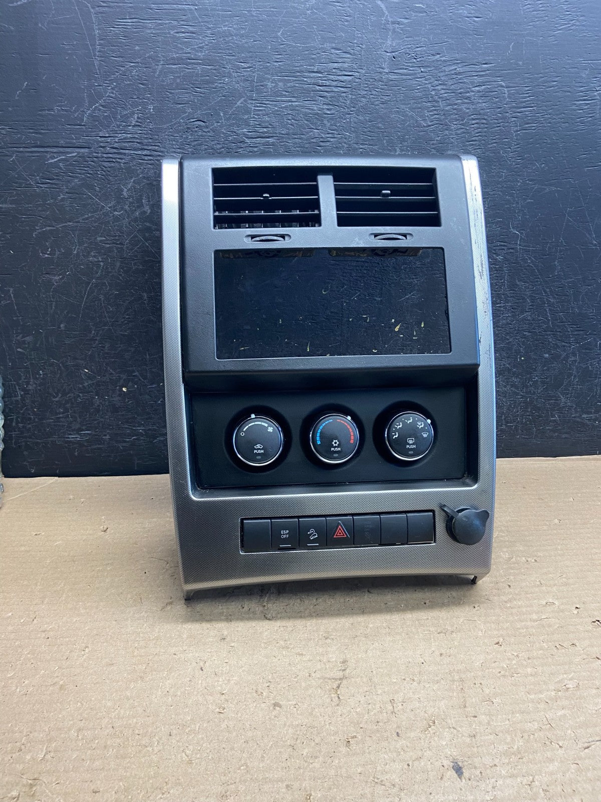 2008 to 2012 Jeep Liberty Dash Climate Temperature Control Radio Bezel ah5454 DG0