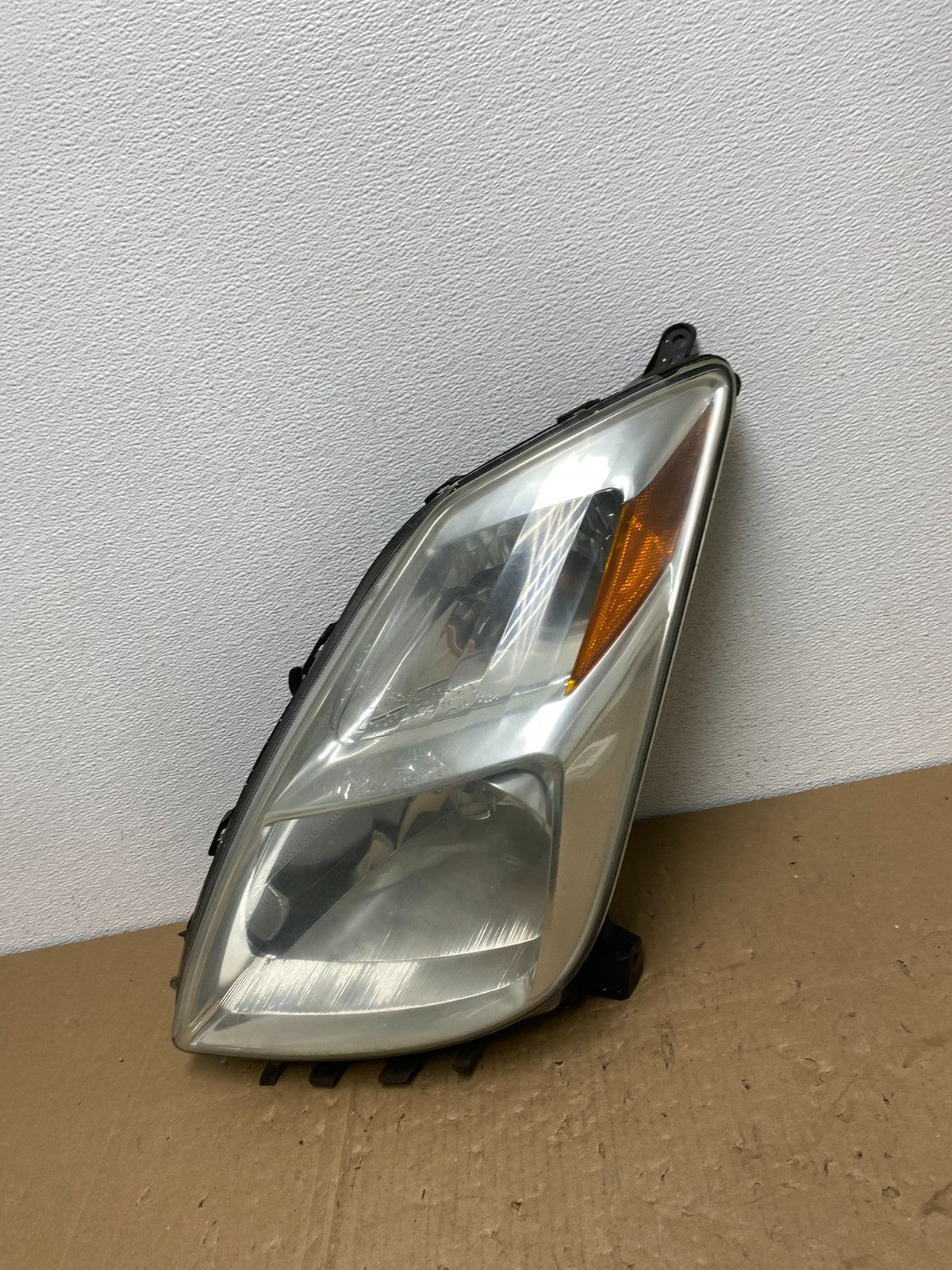 2004 - 2005 Toyota Prius Left Driver Lh Halogen Headlight AB6889 DW0