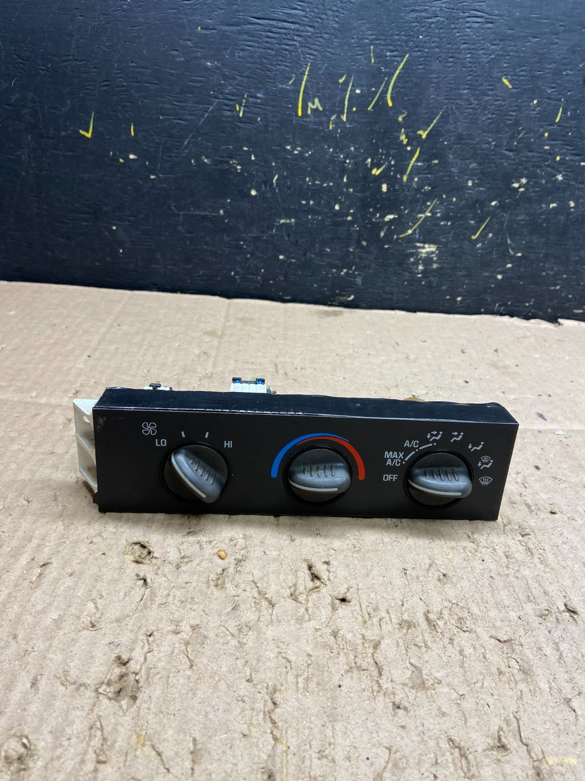 2001 - 2007 GMC Chevrolet Express 1500 Climate Control A/C Y7919 DG0