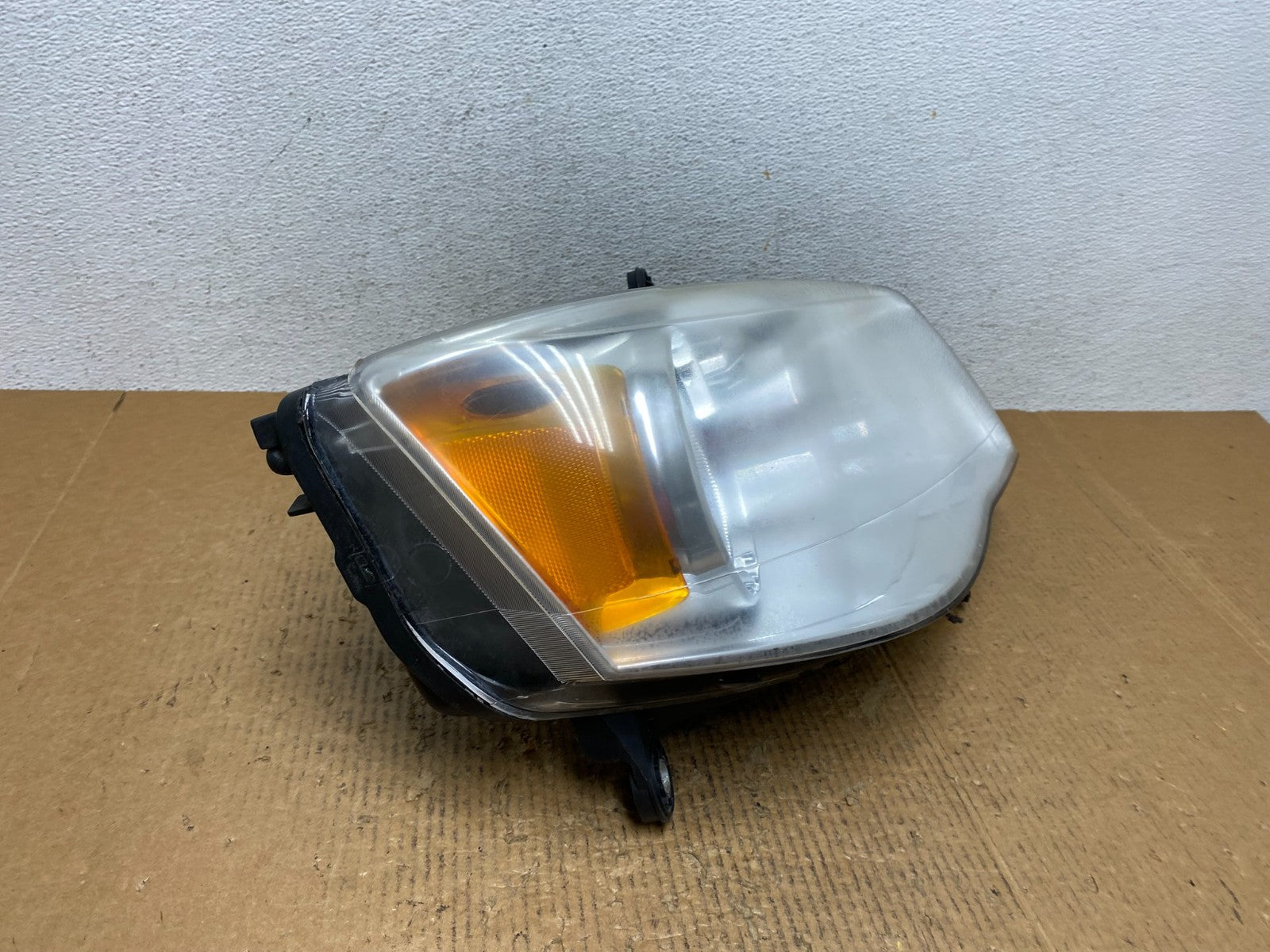 2011 to 2016 Chrysler Town and Country Right Passenger Headlight AE2784 DW2