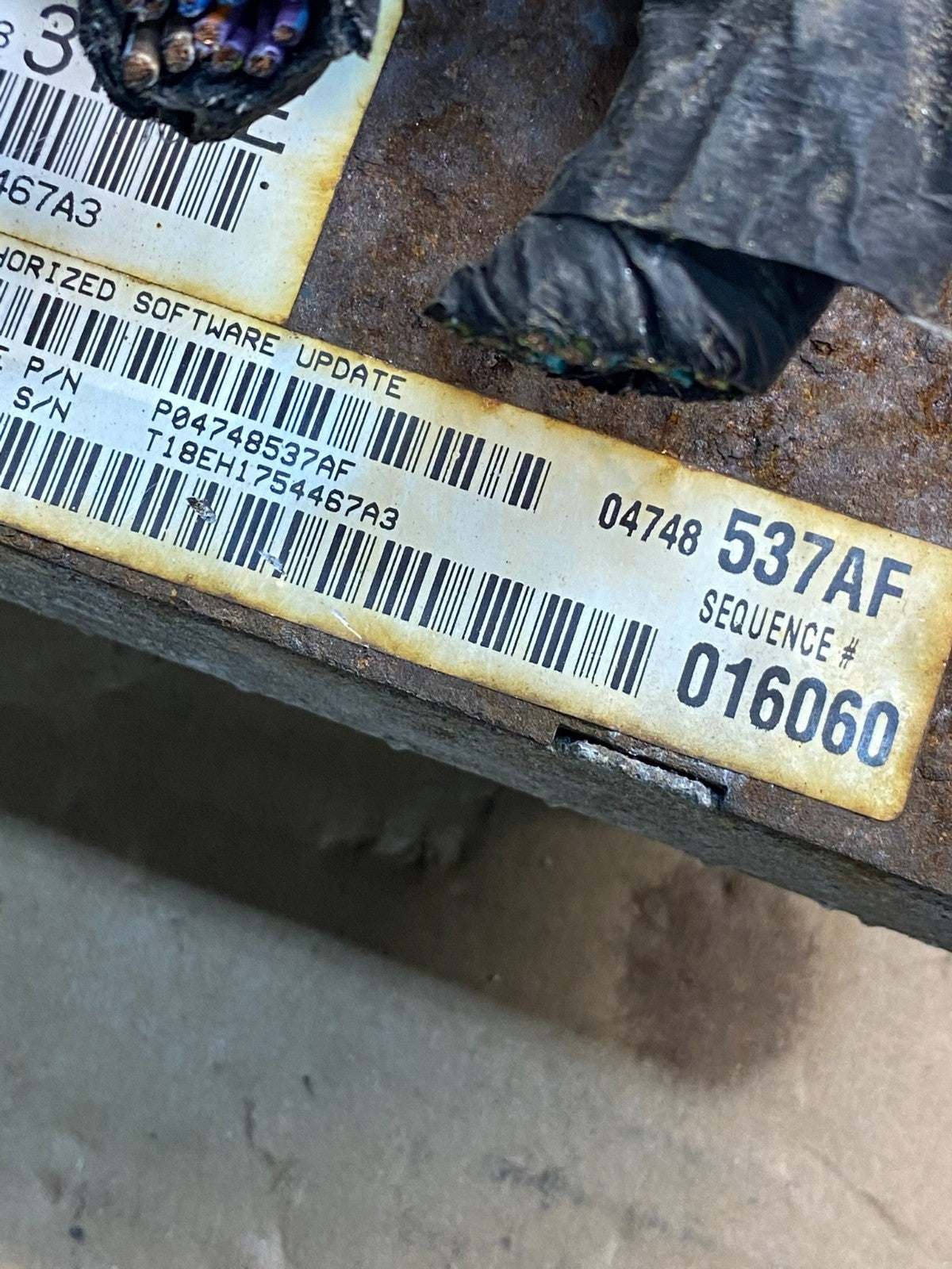2005 Chrysler Caravan 3.3L Engine Control Unit ECU Module AI0135 DW2