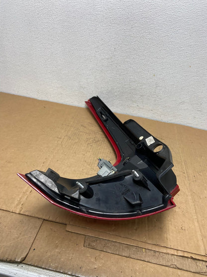 2009 to 2011 Volvo XC60 Right Passenger RH Tail Light AD1303 LK5