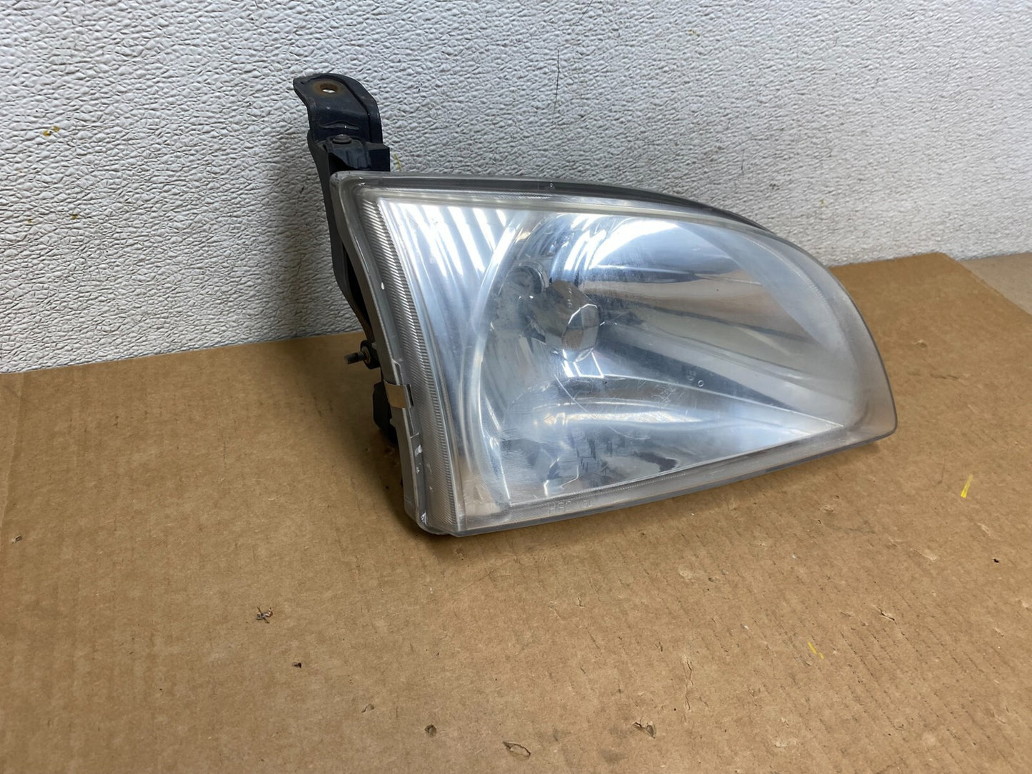 2001 2002 2003 Toyota Sienna Right Passenger Rh Side Headlight Halogen I06062