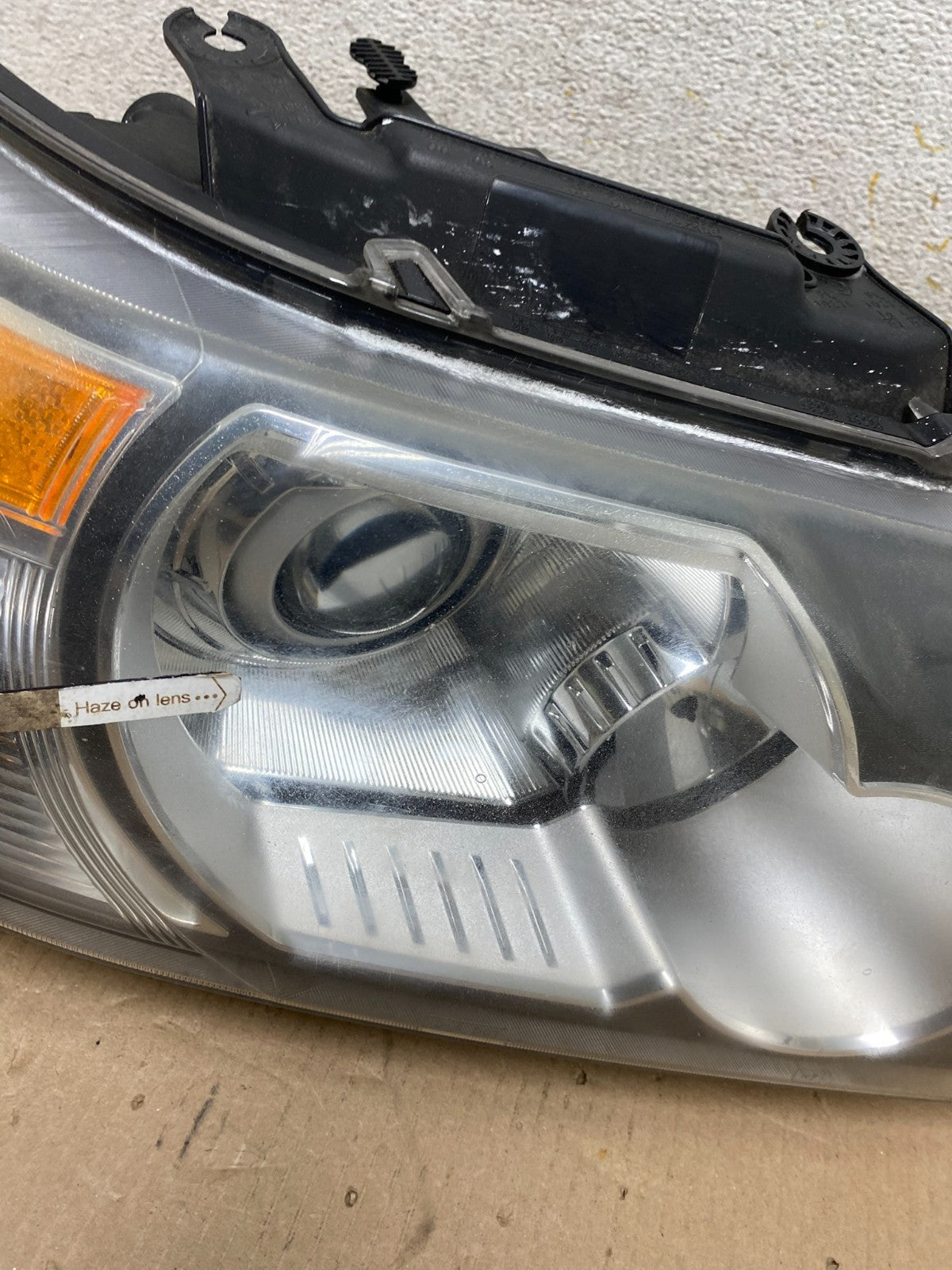 2008-2012 Land Rover LR2 Right Passenger RH Side Xenon Headlight AJ2413 DW5