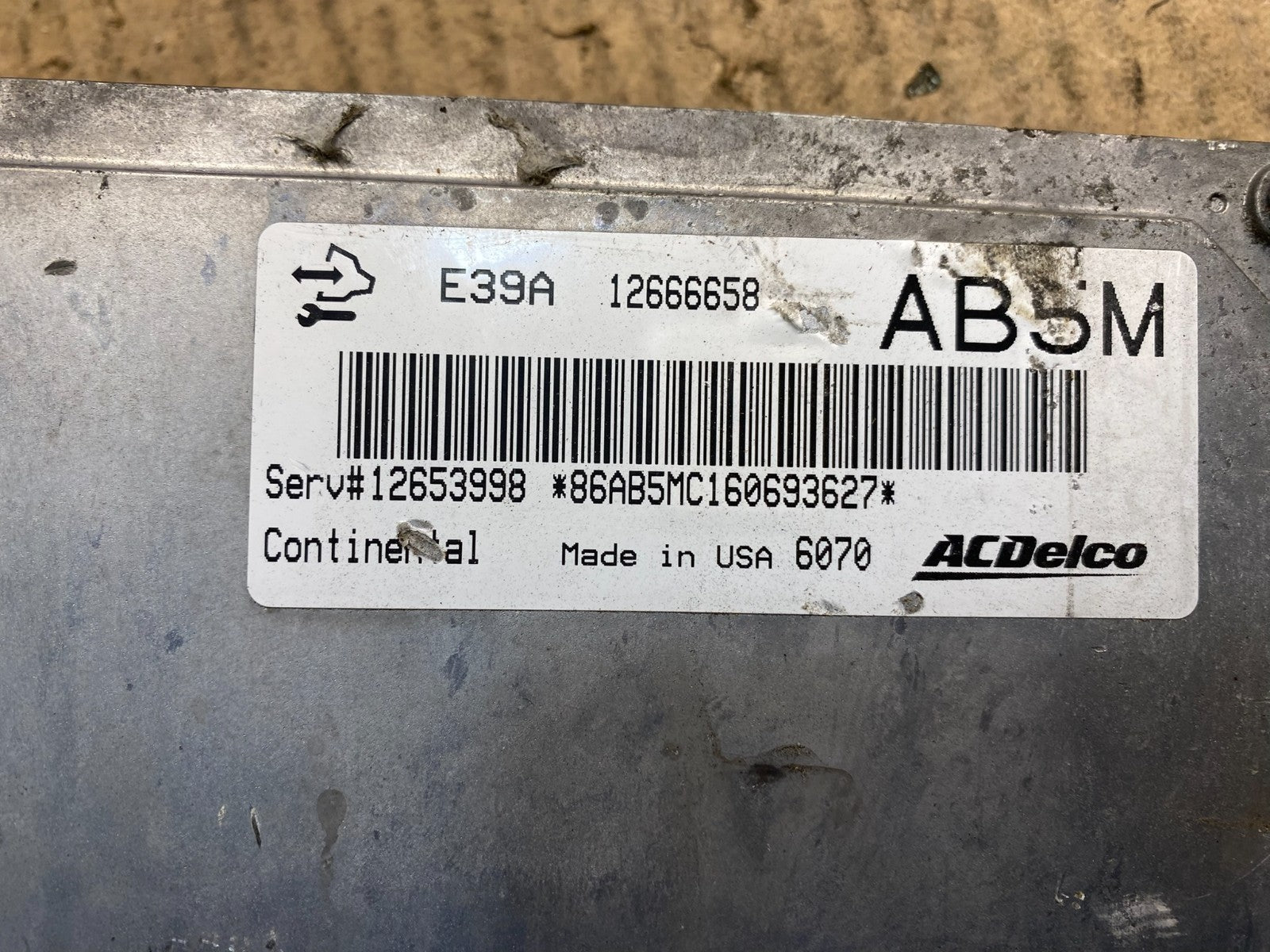 2013 to 2016 GMC Acadia Traverse Engine Control Unit Module ECM ECU AE8062 DW2