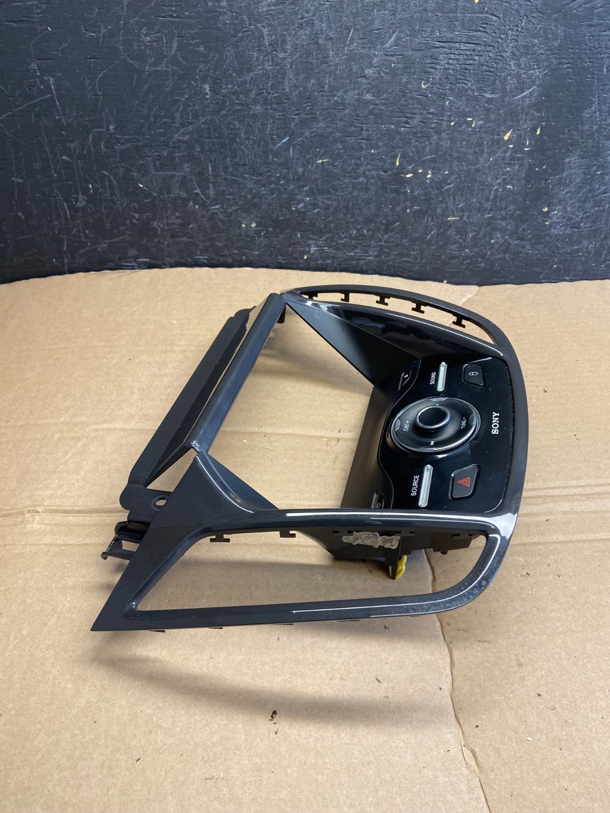 2013 2014 2015 2016 Ford Escape Dash Radio Control Panel Bezel af1798 DG1