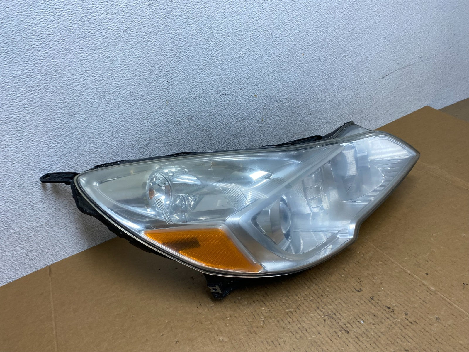 2013 - 2014 Subaru Legacy Outback Right Passenger Headlight AD9292 DW2