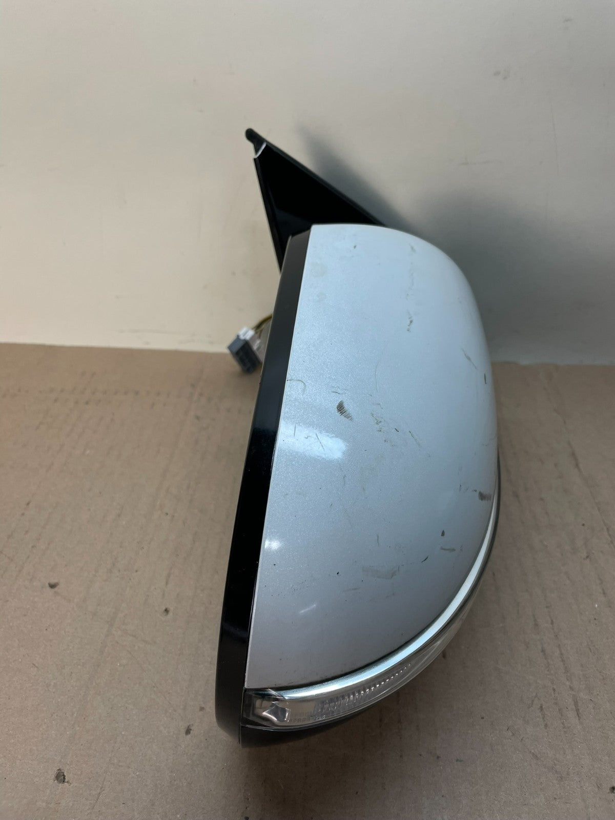 2016 to 2020 Kia Sorento Right Passenger Door Mirror Turn Signal aj0710 DG10