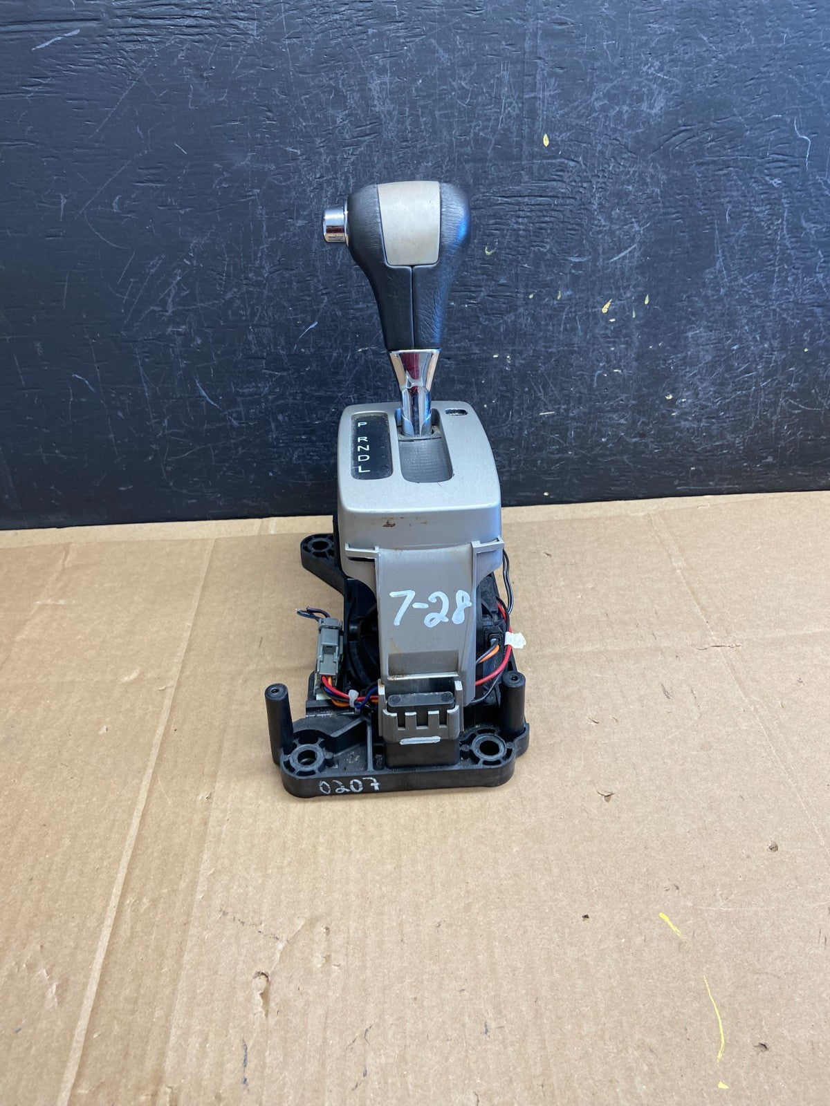 2007 to 2009 Lincoln MKZ Transmission Gear Shift Shifter AD21140