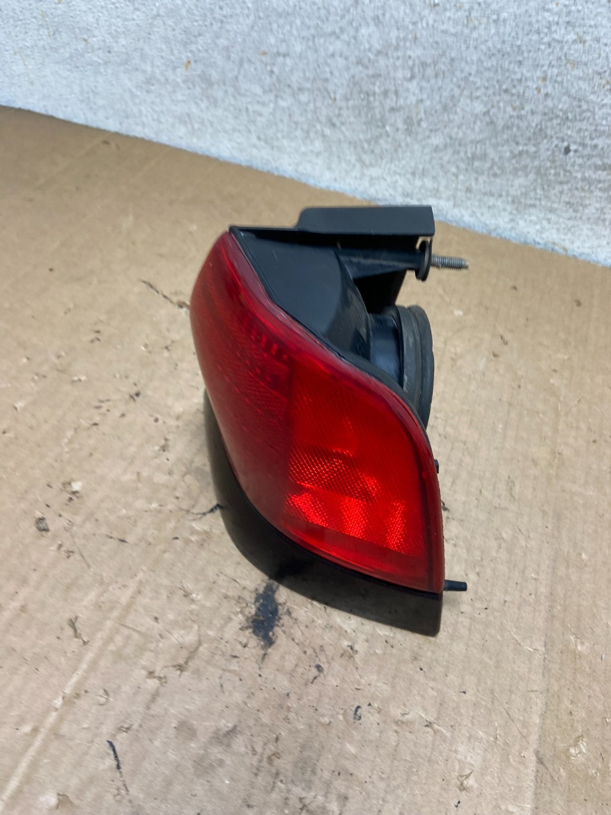 1992 to 1995 Ford Thunderbird Right Passenger Side Tail Light AI9045 LK1