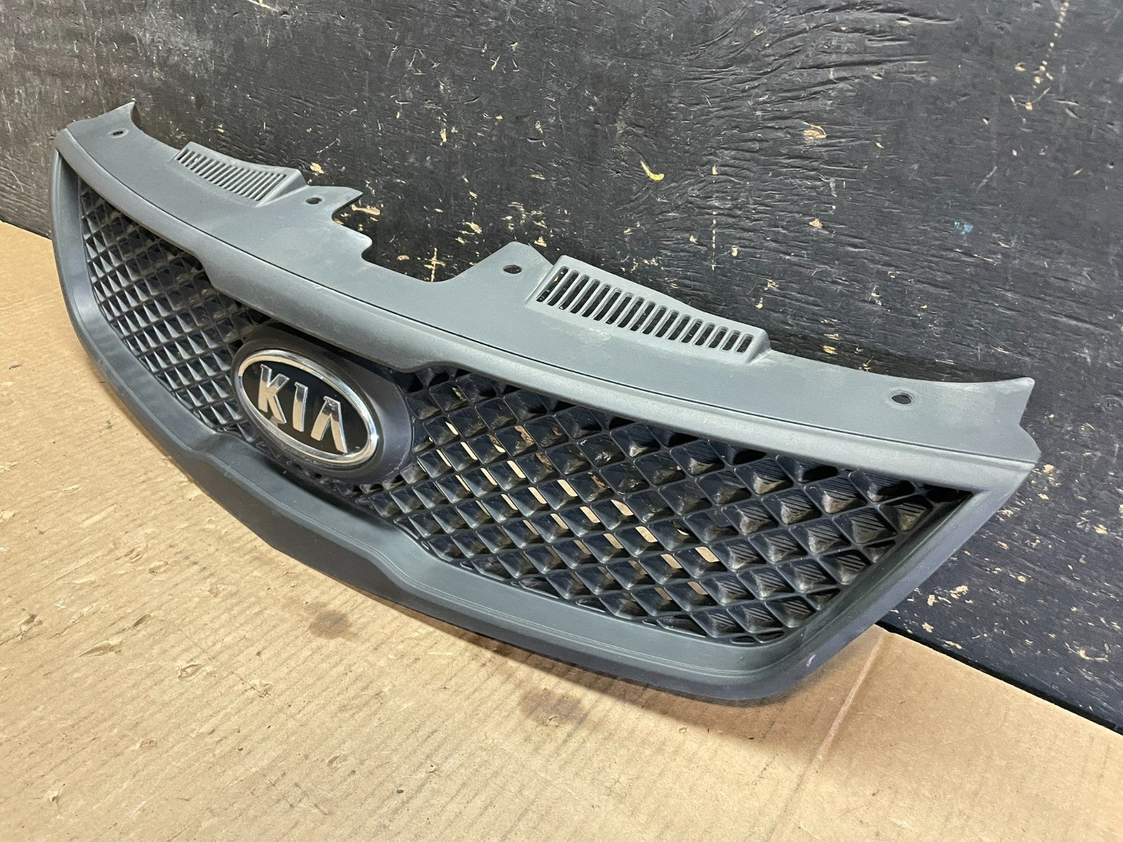 2010 to 2013 Kia Forte Koup Black Front Upper Bumper Grill Grille Y9660 DG2