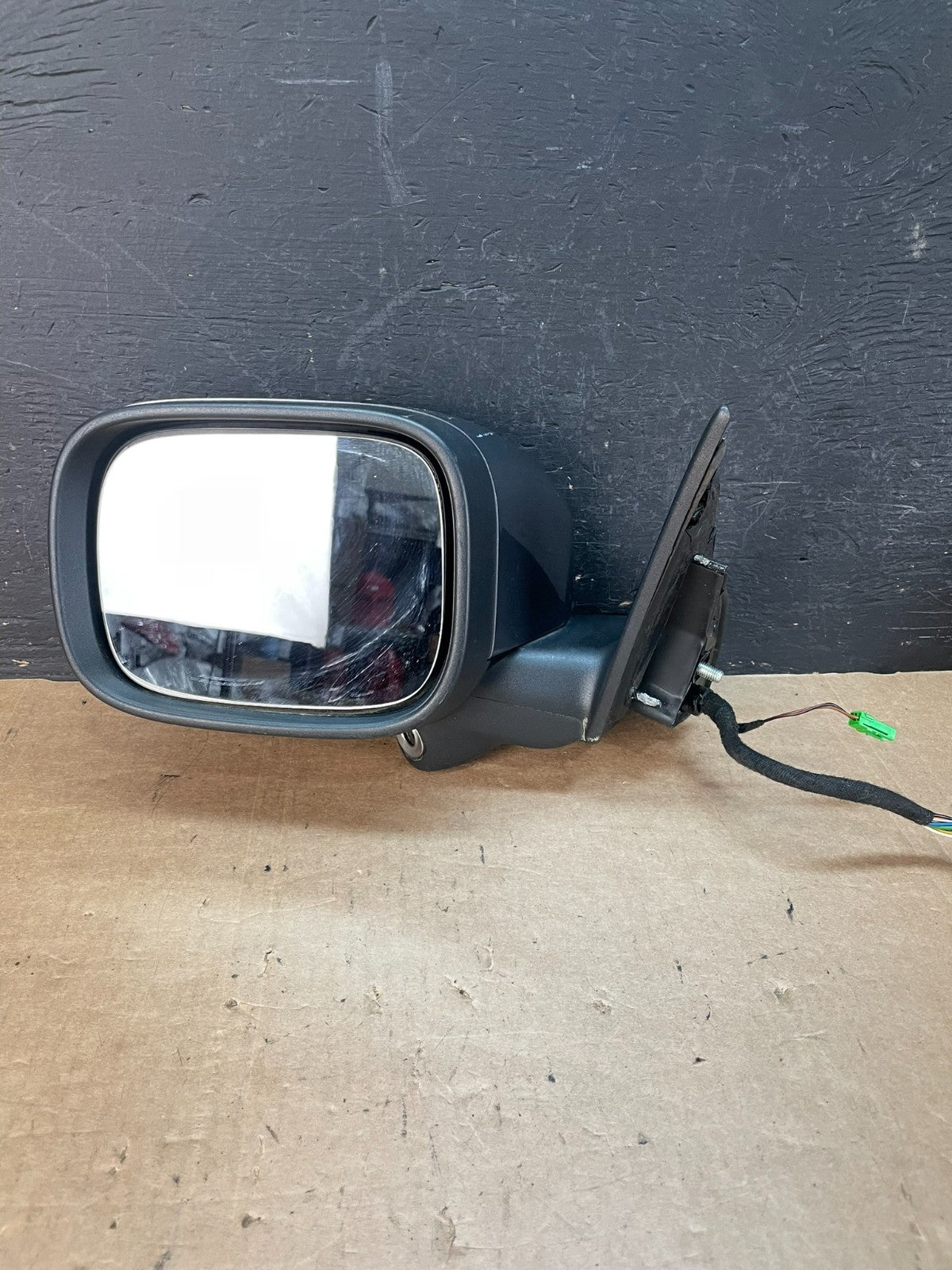 2007 to 2014 Volvo XC90 Left Driver View Door Trn Signal Mirror AE8506 DW8
