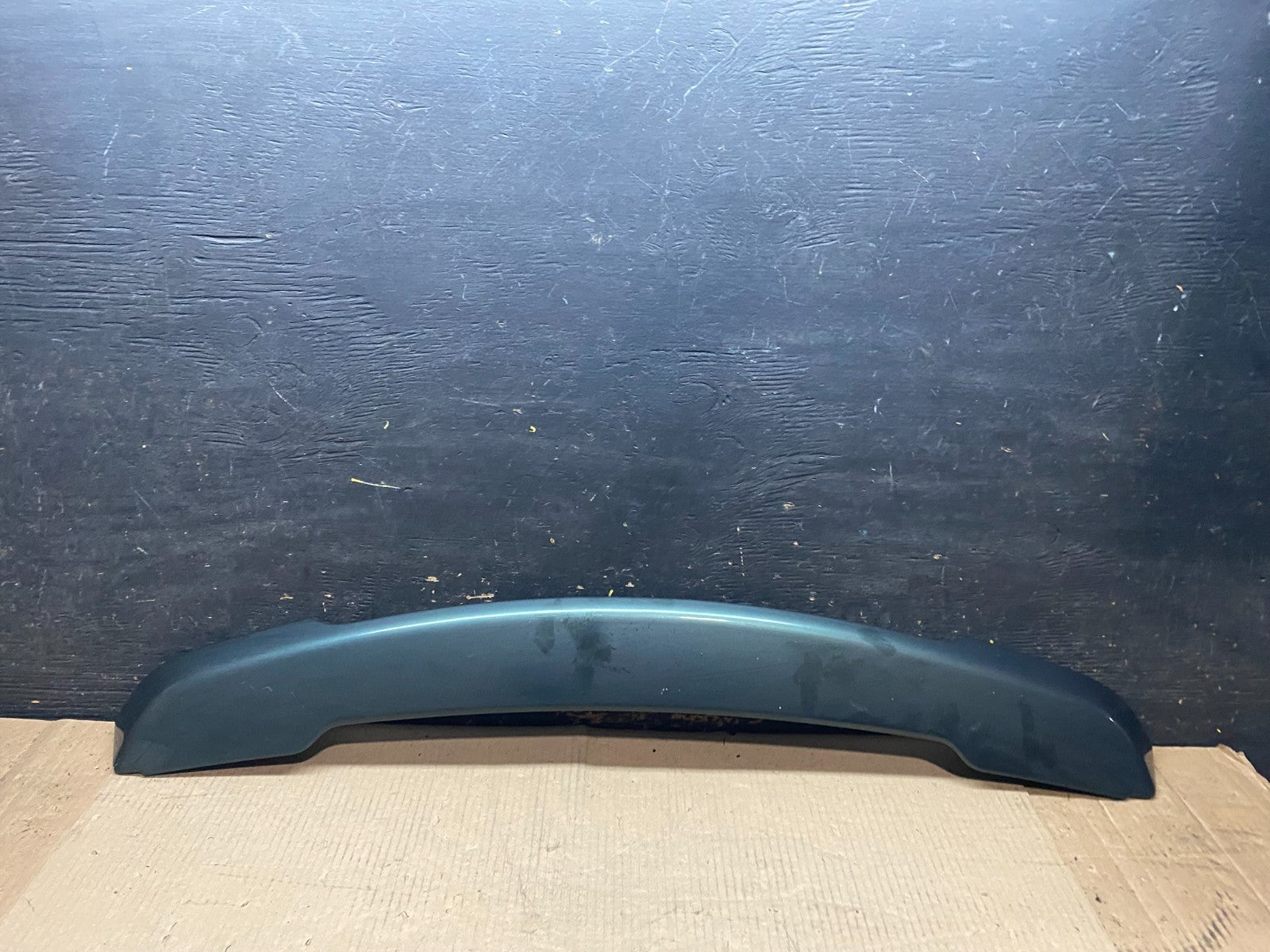 2008 to 2014 Land Rover LR2 Rear Trunk Tail Light Lift Gate Spoiler u7559 DG0