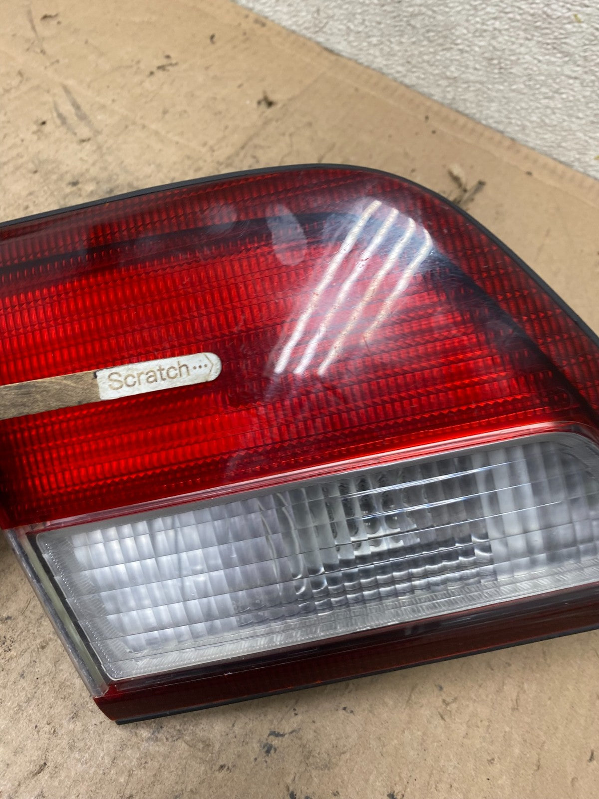 1997 1998 1999 Nissan Maxima Left Driver LH Inner Tail Light Oem R8014 DW3