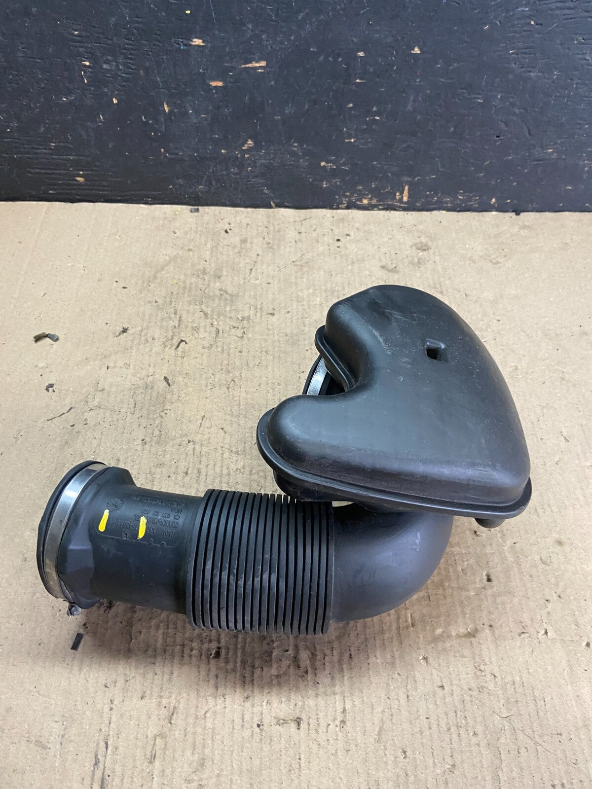 2007 to 2010 BMW X5 Air Intake Cleaner Duct Tube Pipe O0571 DG1