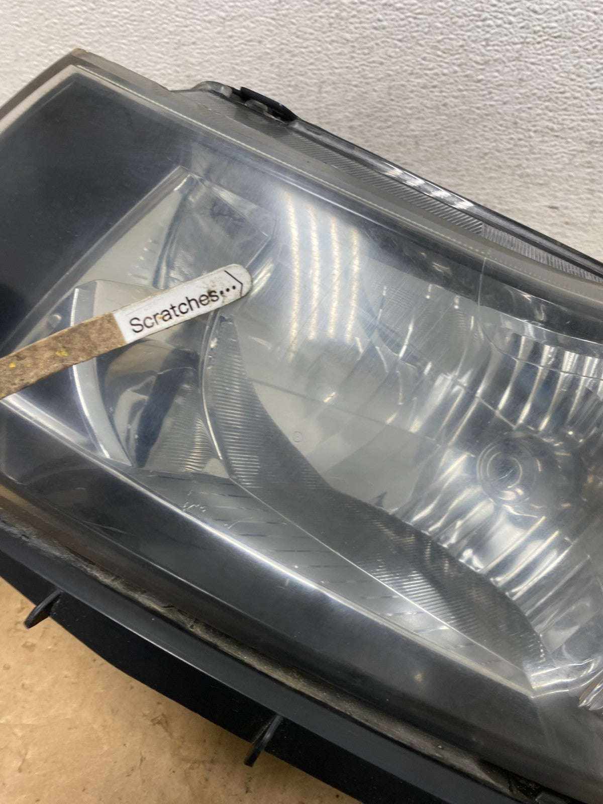2011 to 2015 Chevrolet Cruze Halogen Left Driver LH Side Headlight AD1354 DW3
