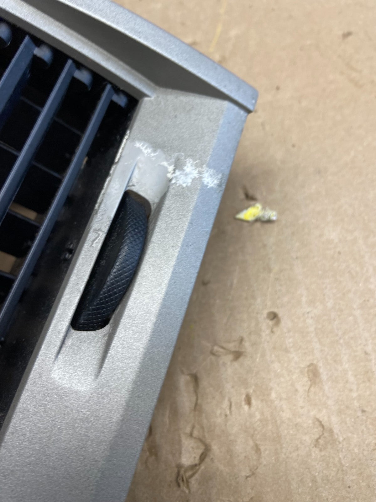 2008 to 2012 Ford Escape Center Dash Air Vent Panel Bezel Trim ab2254 DG1