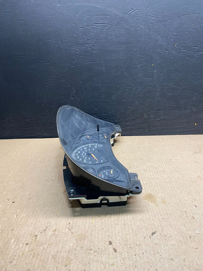 2004 to 2007 Chevrolet Express Speedometer Cluster Gauge E2135 PS1