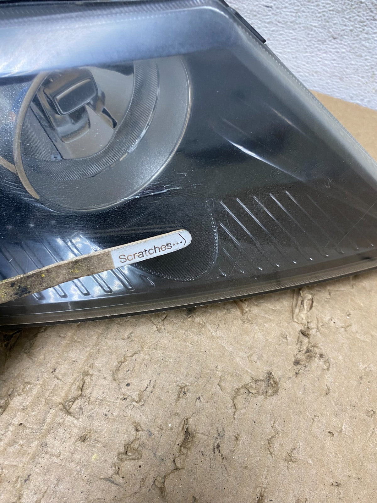2011 to 2013 Kia Sorento Right Passenger RH Side Headlight Halogen AF8381 DW3