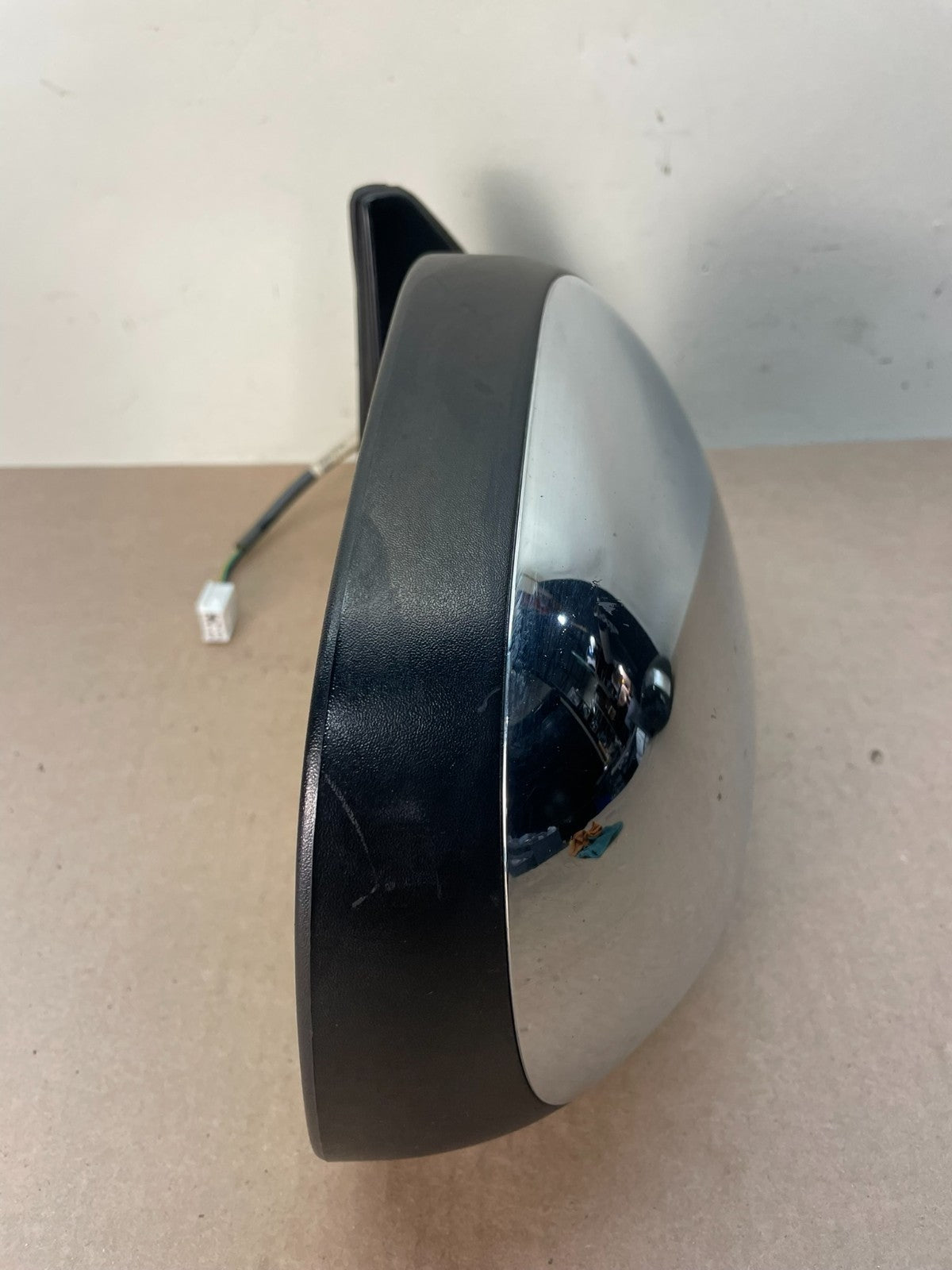 2000 to 2006 Toyota Tundra Right Passenger RH Side Door View Mirror AI0812 DG8