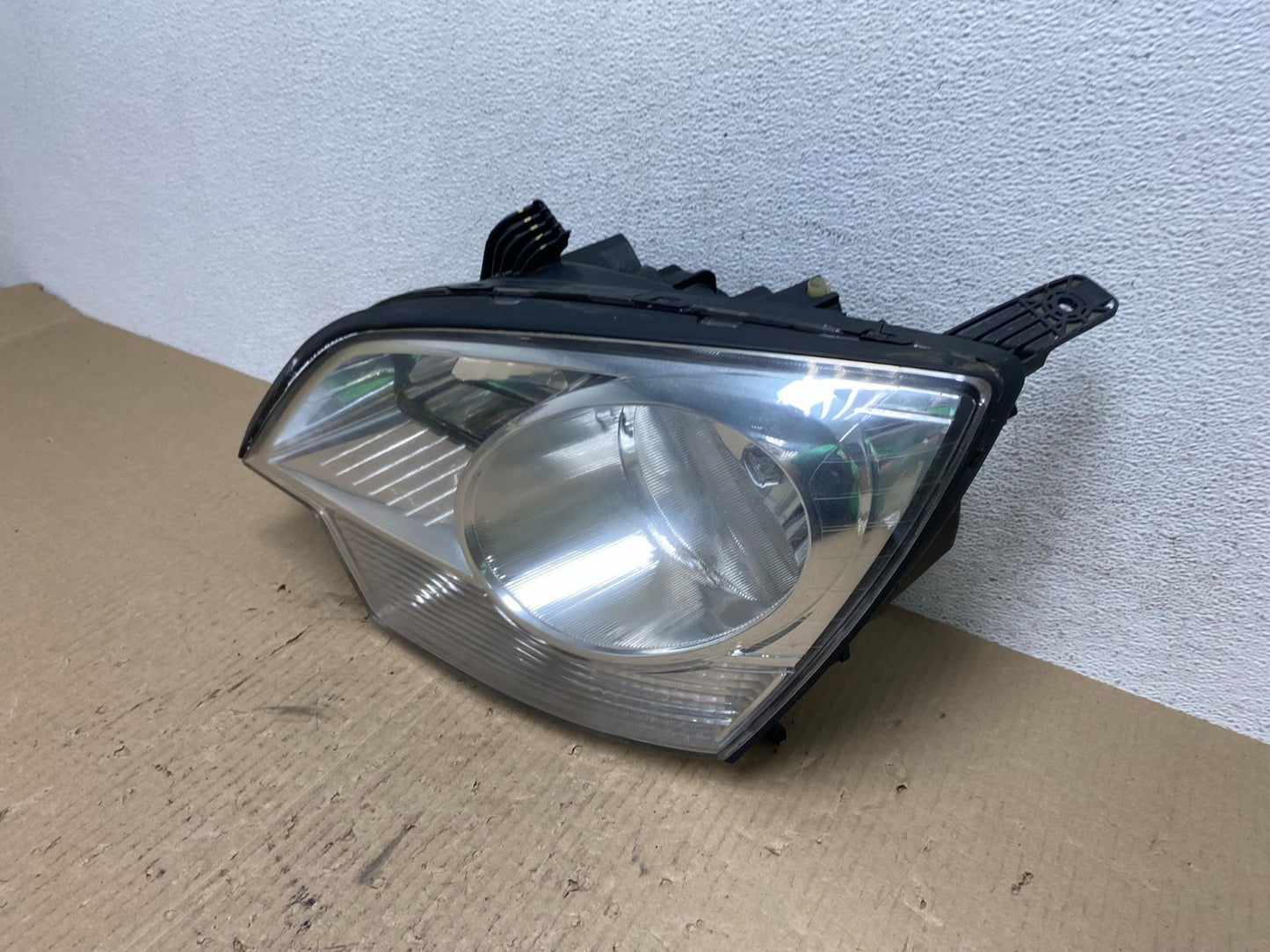 2008 2009 2010 Saturn Vue Headlight Left Driver LH Halogen AE7100 DW1