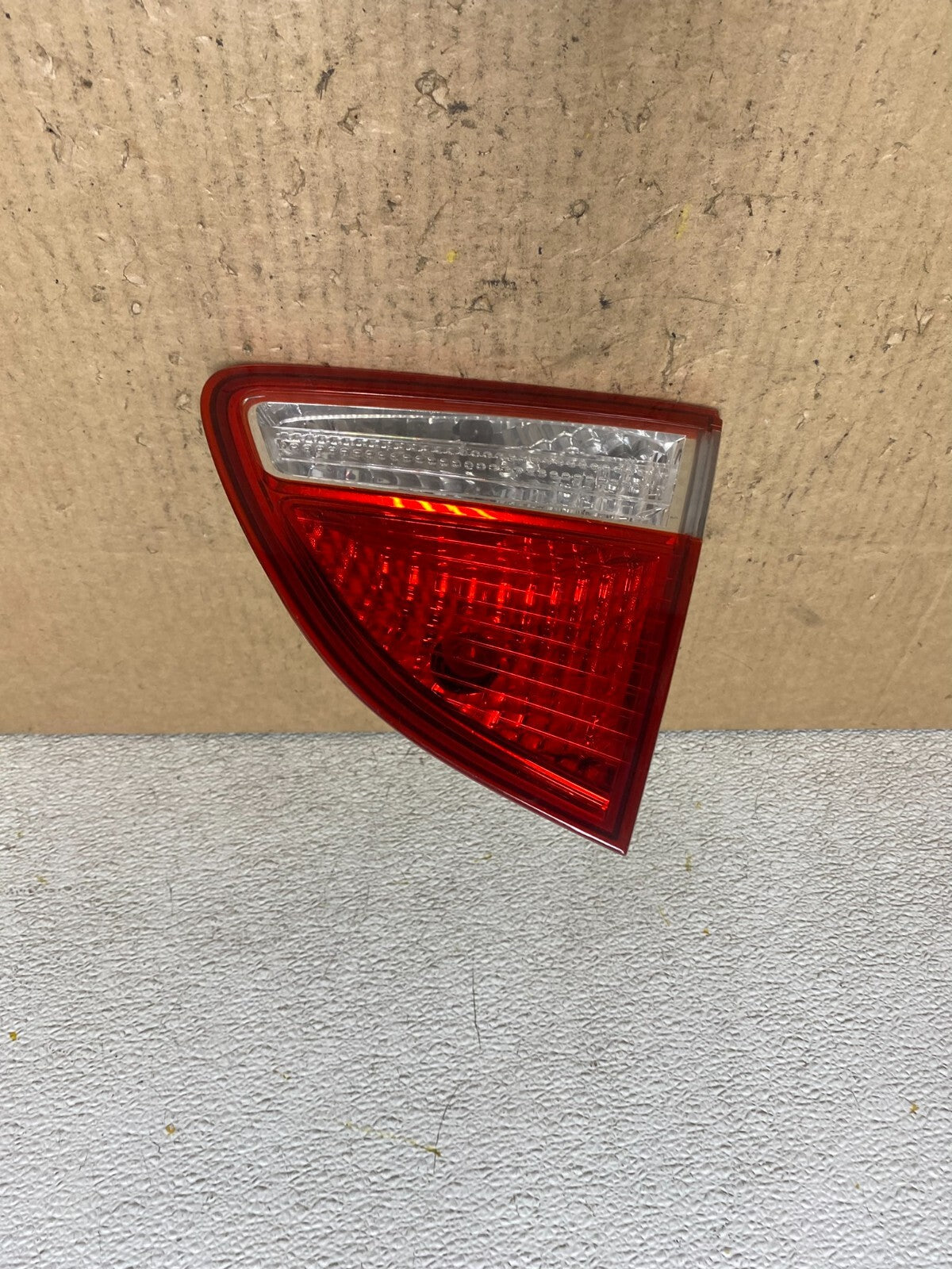 2007 to 2012 Hyundai Veracruz Right Passenger RH Inner Tail Light OEM L8700 DW0
