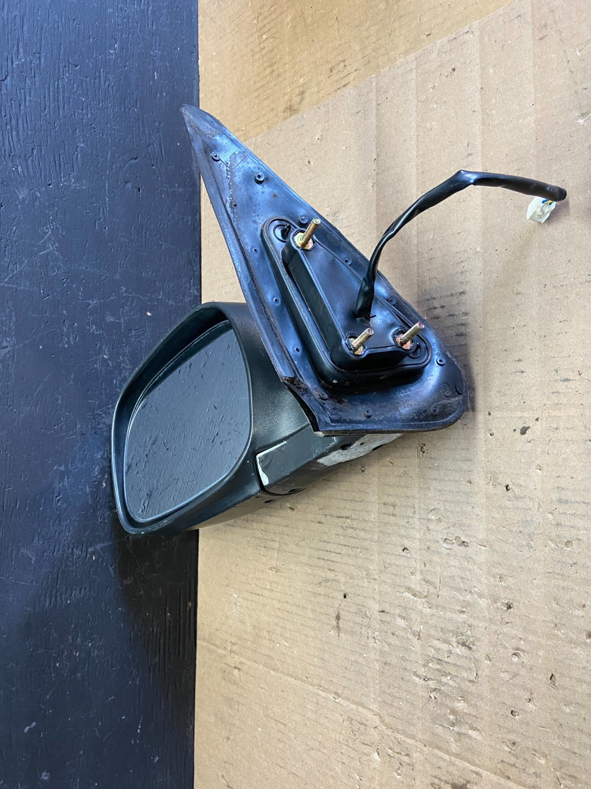 2001 to 2006 Toyota Sequoia Left Driver View Door Mirror OEM AB7751 MS5