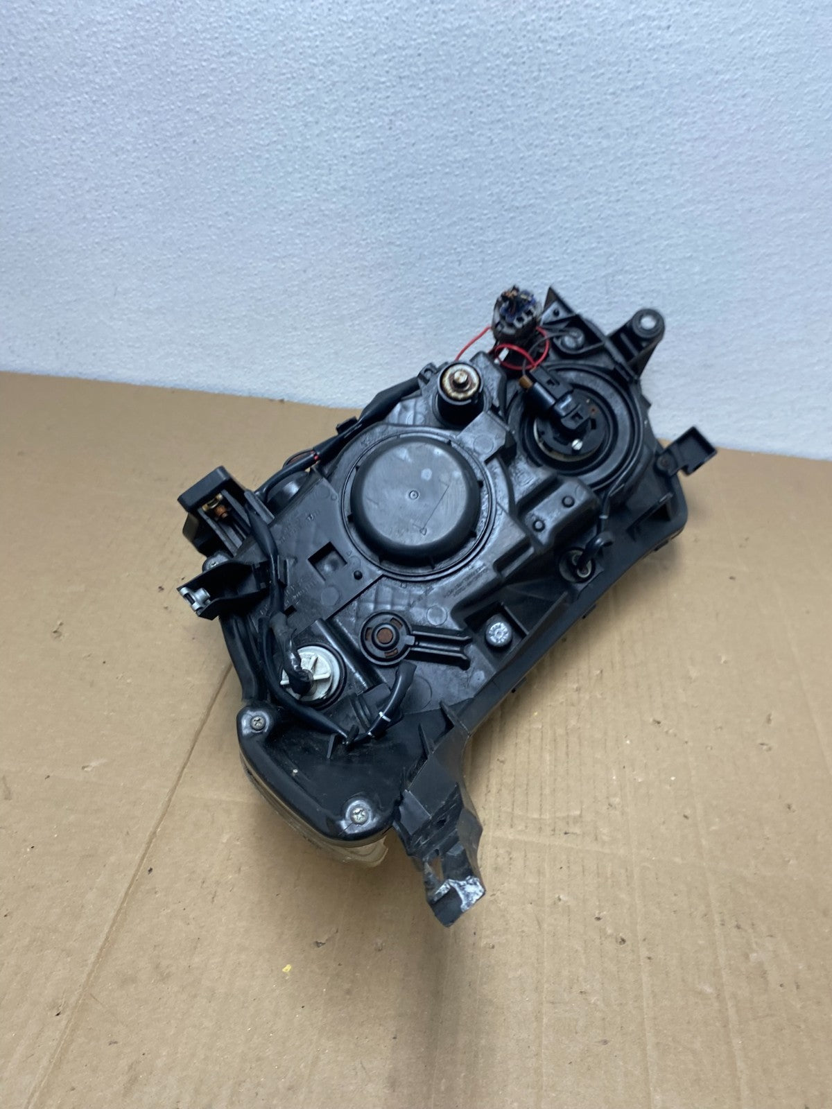 2009 - 2013 Subaru Forester Right Passenger Side Halogen Headlight OEM AB8130 DW7