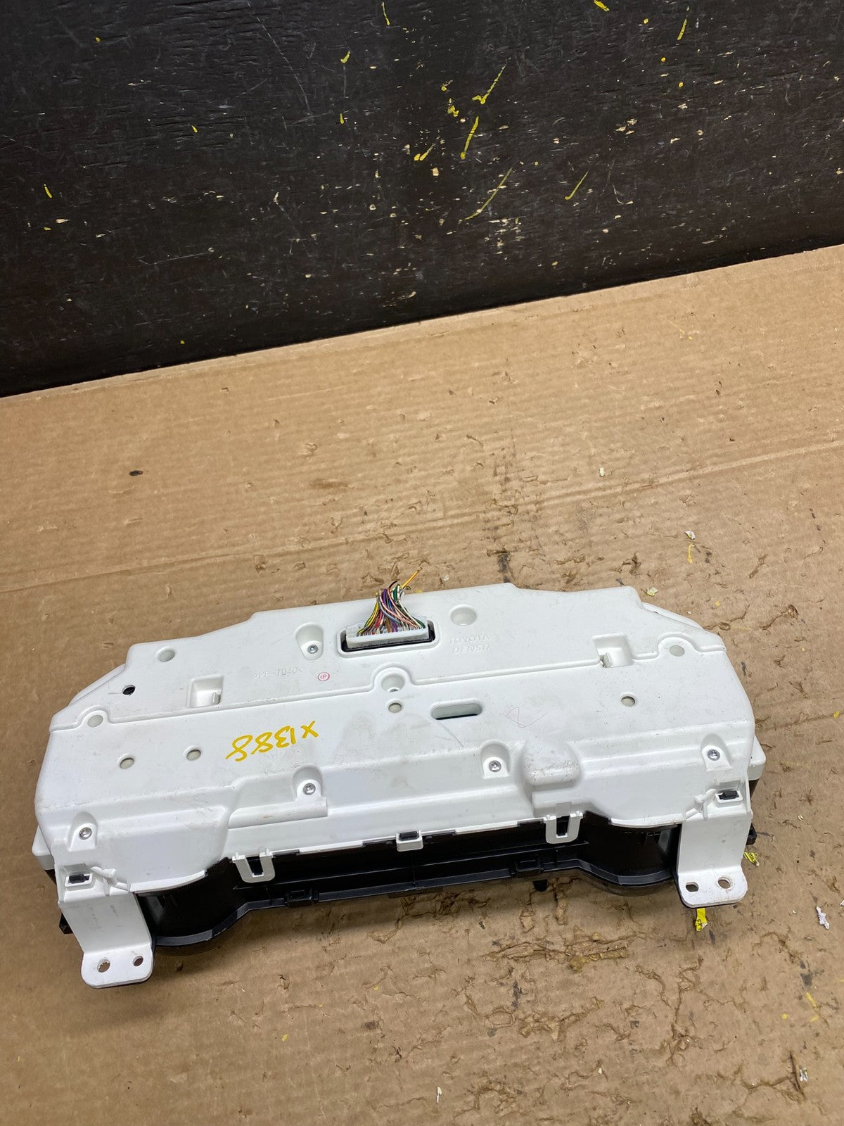 2006 Toyota Sienna Speedometer Cluster Gauge OEM X1388 DG3