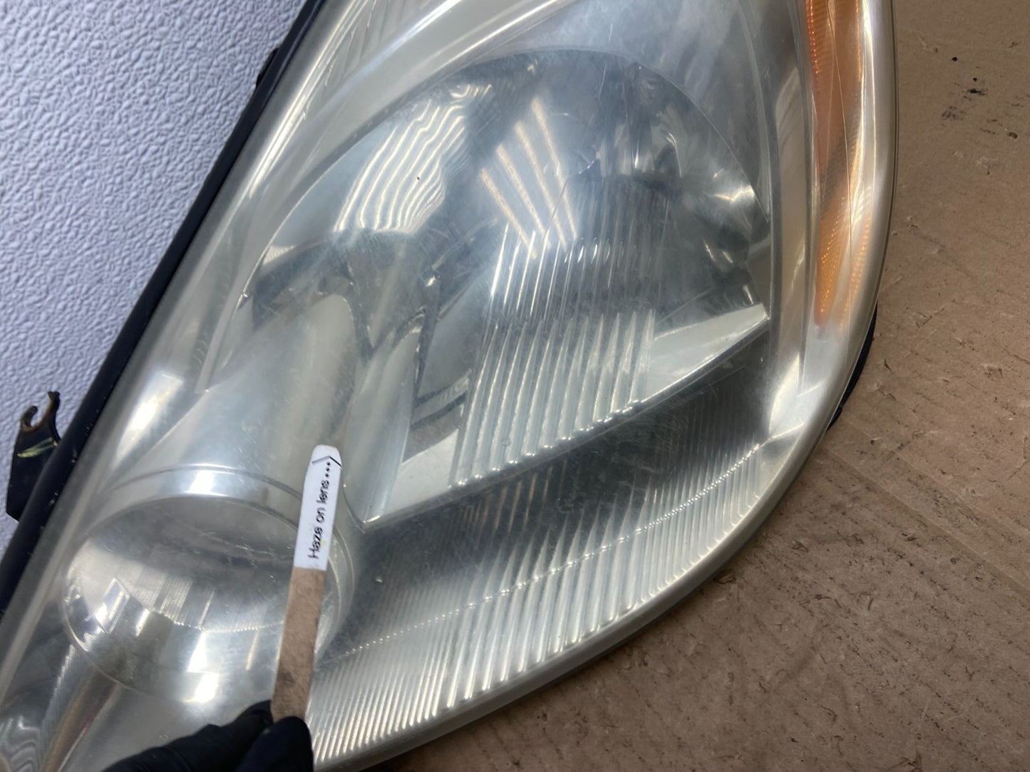 2004-2005 Toyota Sienna Left Driver LH Side Halogen Headlight AB6613 DW5