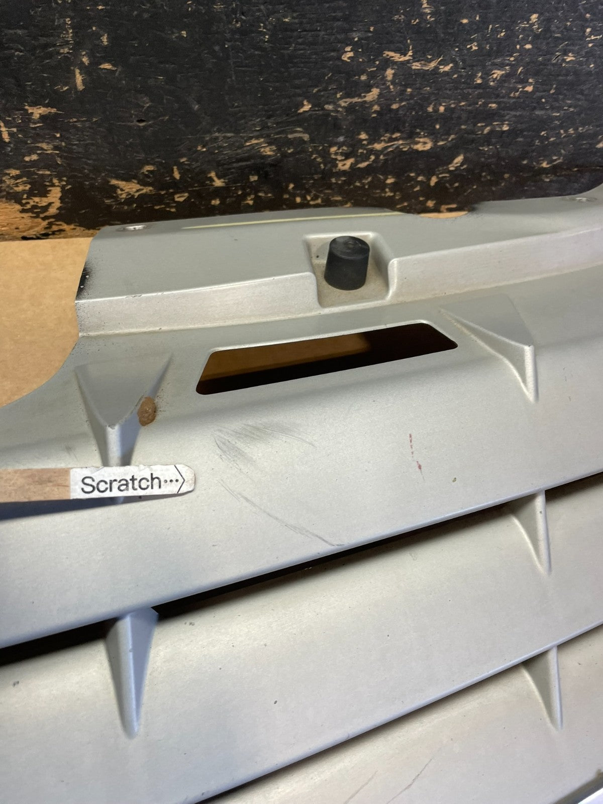 2004 to 2005 Cadillac SRX Front Upper Grille Grill OEM AB2943 DG3