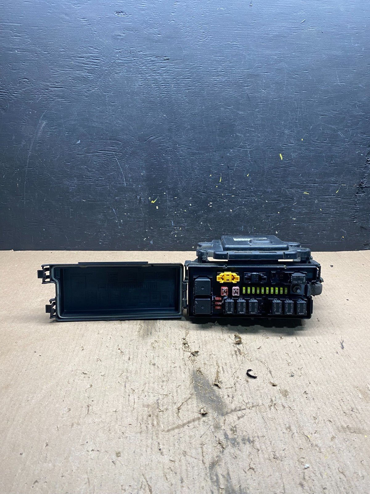 2005 2006 Jeep Grand Cherokee Fuse Box Multi-Function Relay Module Q9307 OE DG0