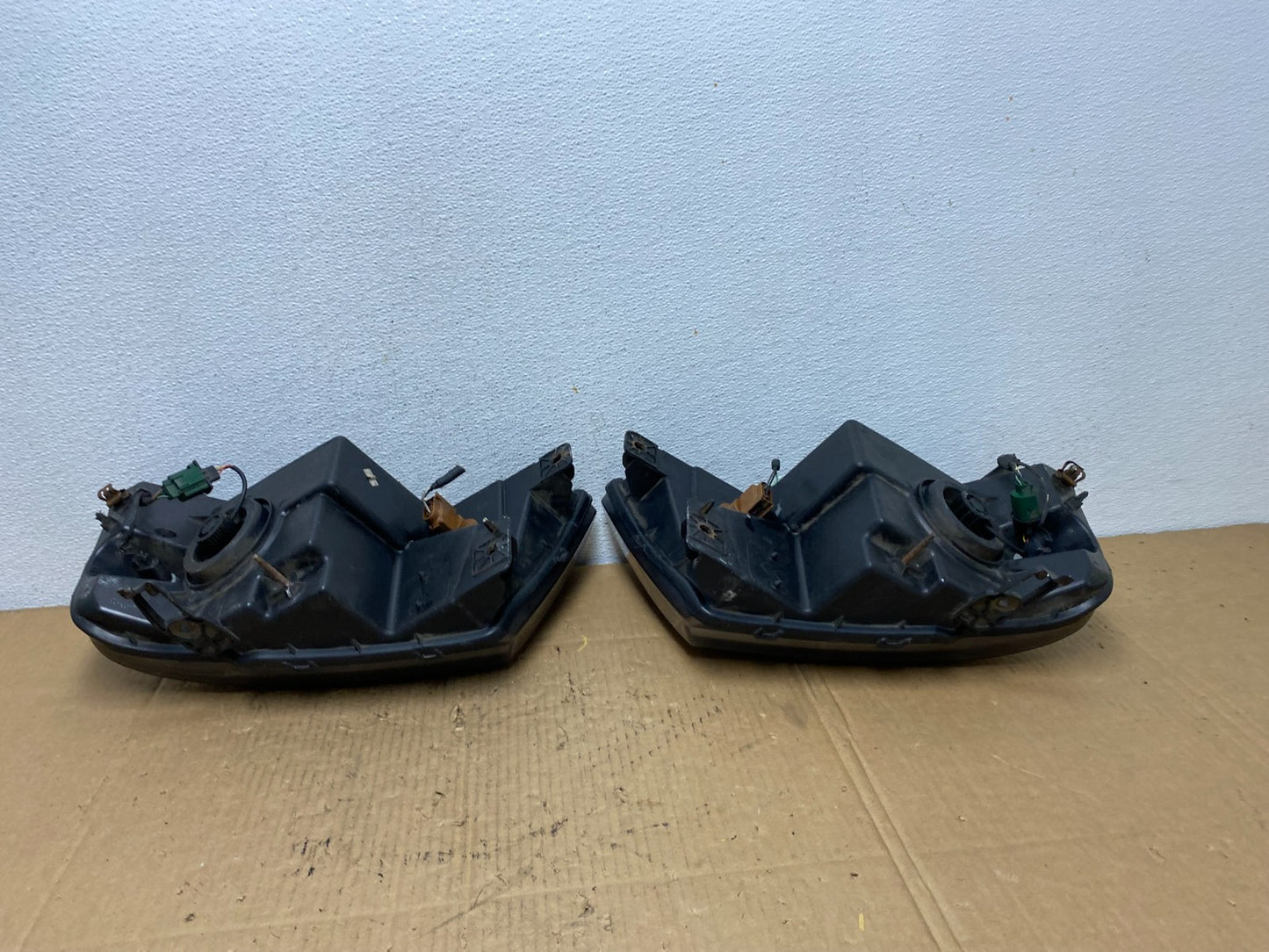 2004 to 2008 Ford F-150 F150 Left+Right Halogen Headlights AD1086 DW7