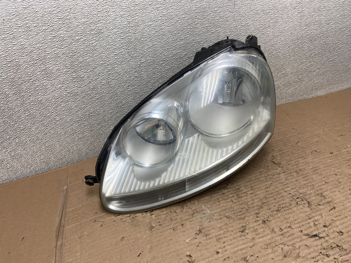 2005 to 2010 Volkswagen Jetta Left Driver LH Side Headlight Halogen AA9546 DW2