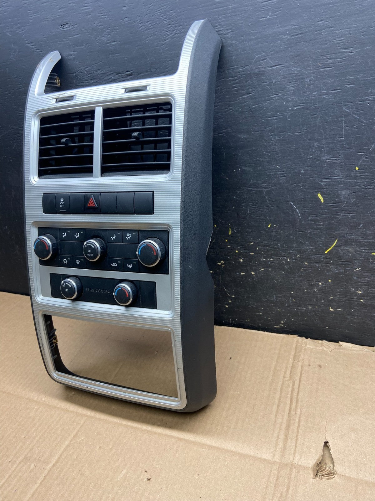 2009 2010 Dodge Journey Center Dash A/C AC Climate Control Bezel Trim y2117 DG1