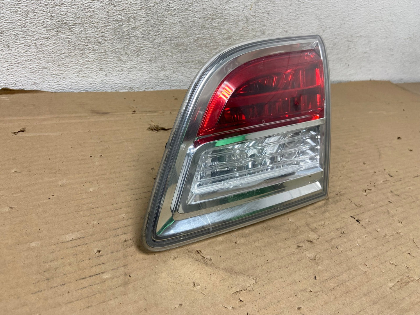 2007 2008 2009 Mazda Cx-9 Right Passenger Rh Side Inner Tail Light AG8167 LK1