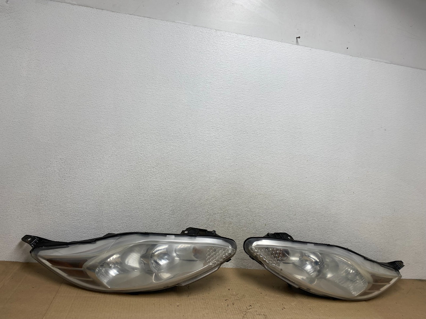 2011 2012 2013 Ford Fiesta Left+Right Halogen Headlights AG5925 DW2
