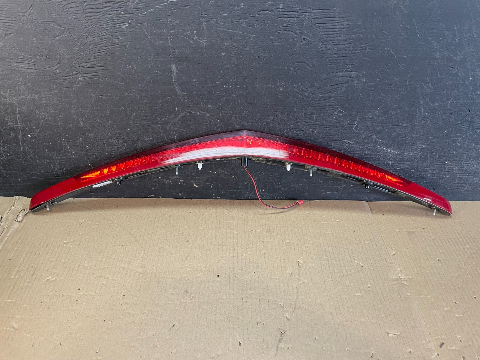 2013 to 2018 Cadillac Ats Trunk Lid Mount 3rd Third Brake Tail Light AE3612 DG0