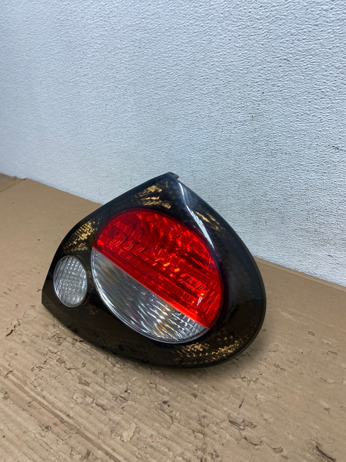 2000 to 2001 Nissan Maxima Right Passenger Rh Side Tail Light AD4402 LK1