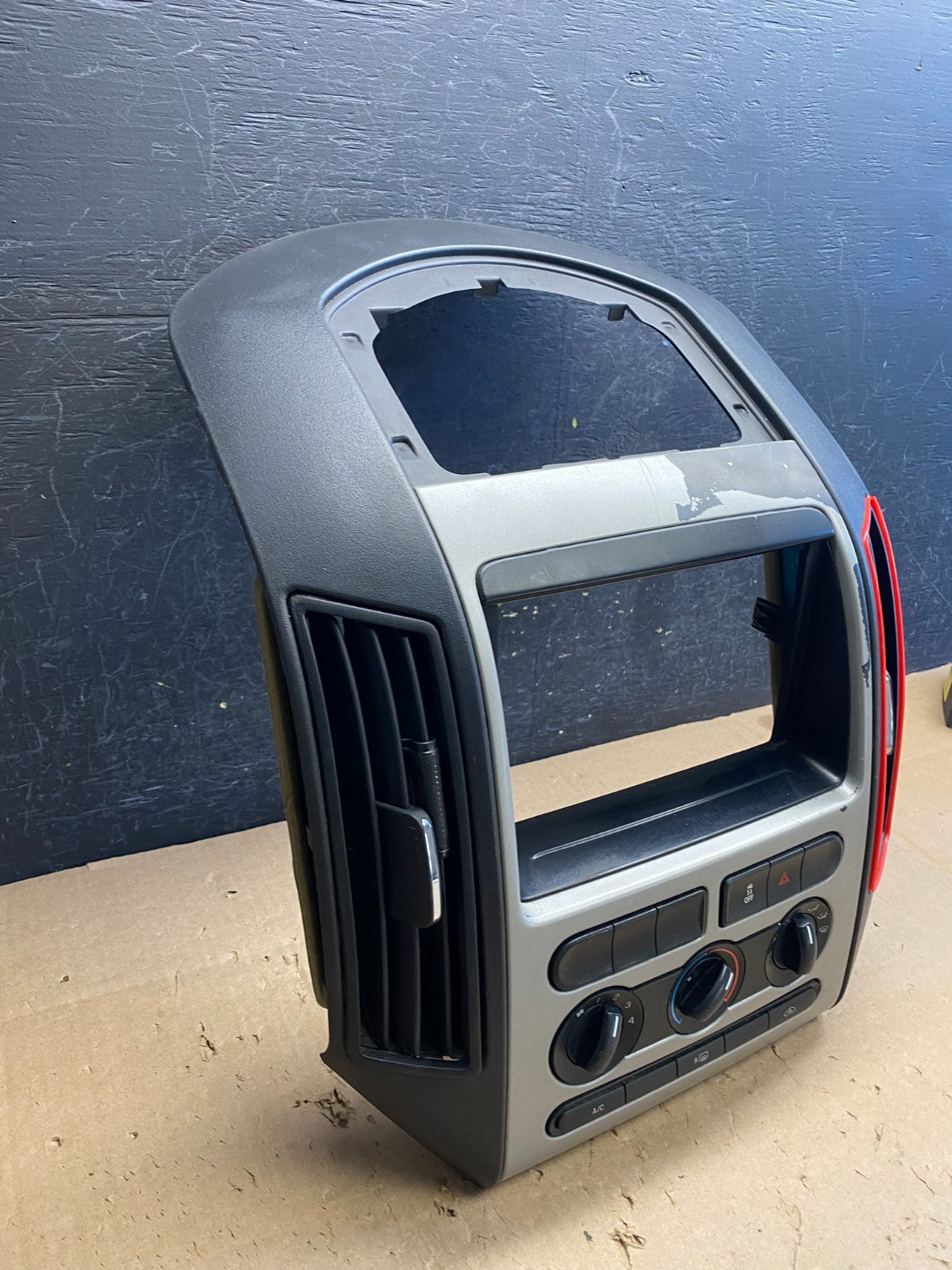 2007 - 2010 Ford Edge Heater Climate Control Radio Control Dash Bezel aj1366 DG3